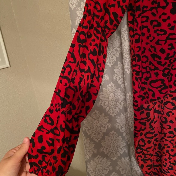 ❌SOLD❌Red Cheetah High-Low Shirt - Picture 2 of 3
